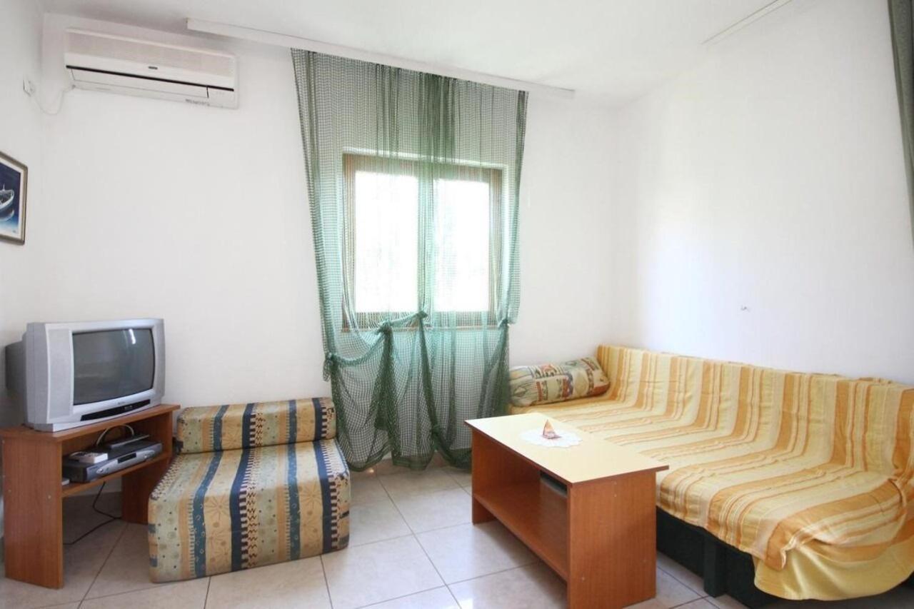 Apartments Tonka - 150M From The Sea & Parking オレビック エクステリア 写真
